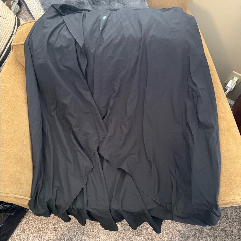 HALARA Asymmetrical Black Skirt